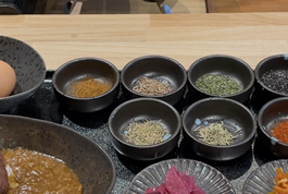 7種類のスパイスをご自身で調合してお好みのカレーに